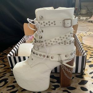 Charla tedrick diamonds and guns boots